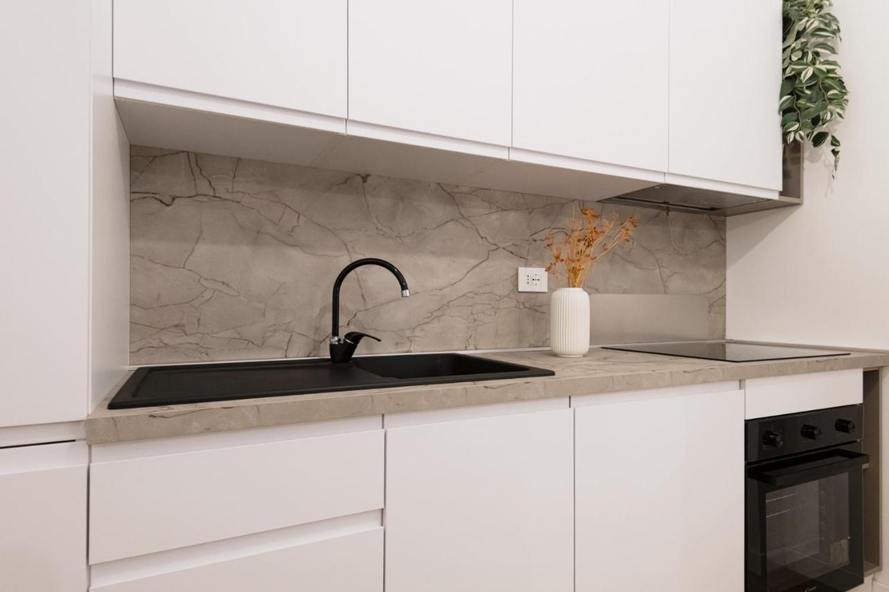 Ferienwohnung Easylife - Oasi Di Stile A 10Min Dal Duomo Mailand Exterior foto