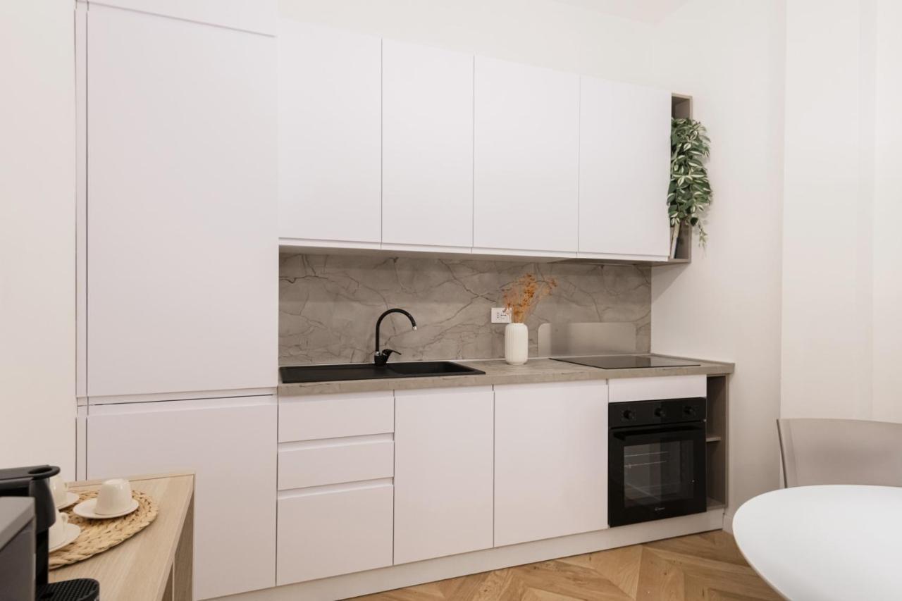 Ferienwohnung Easylife - Oasi Di Stile A 10Min Dal Duomo Mailand Exterior foto